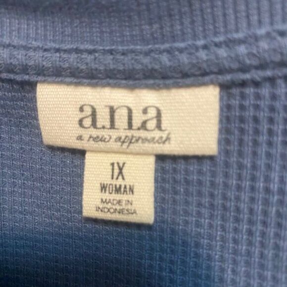 a.n.a. Blue Thermal  Hi-Lo top, size 1X - Picture 5 of 6